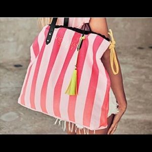 Victoria’s Secret Signature Tote